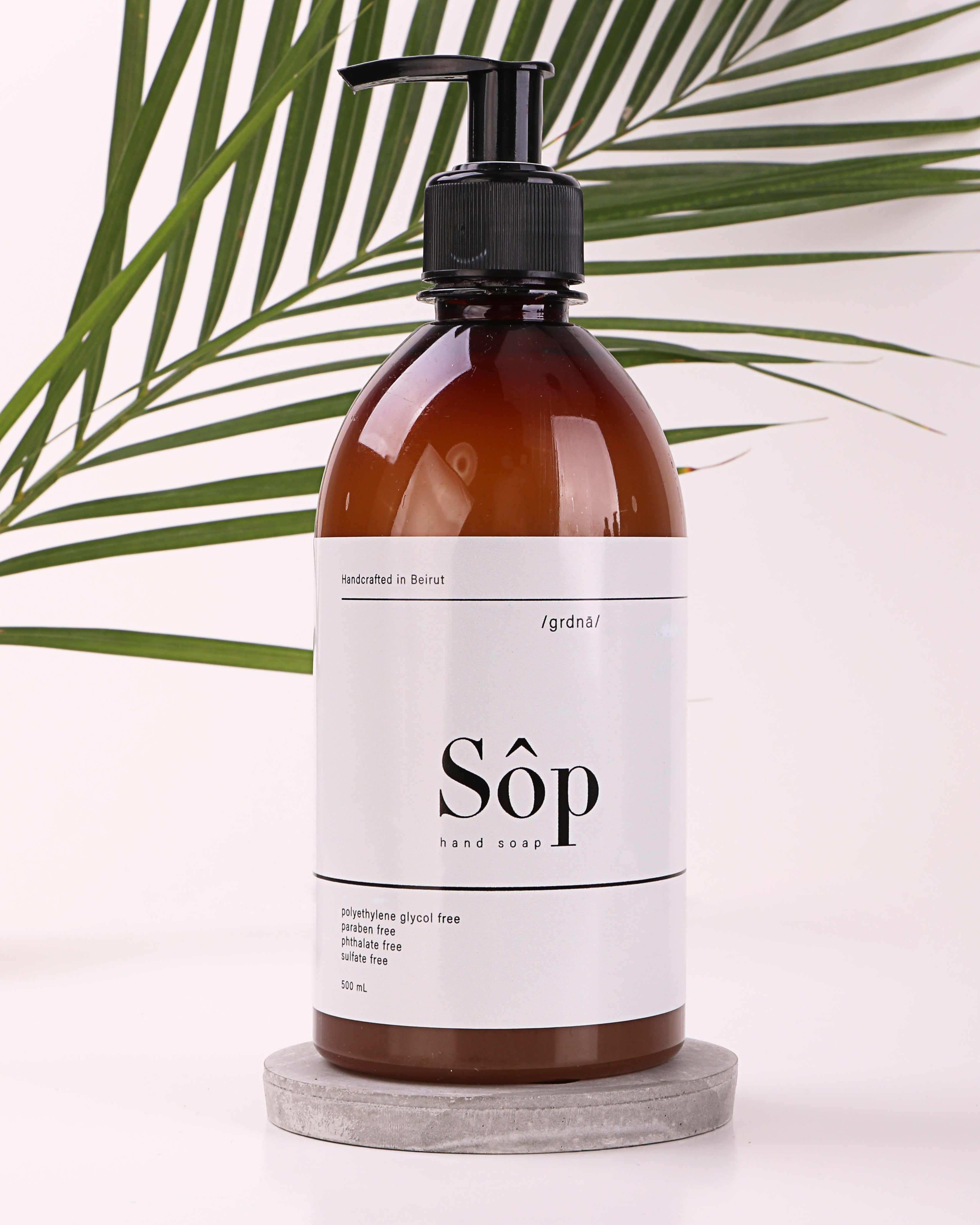 Atelier Beautanique Sôp Gardenia Liquid Soap 500mL Bottle on Gray Background with Light Shadow